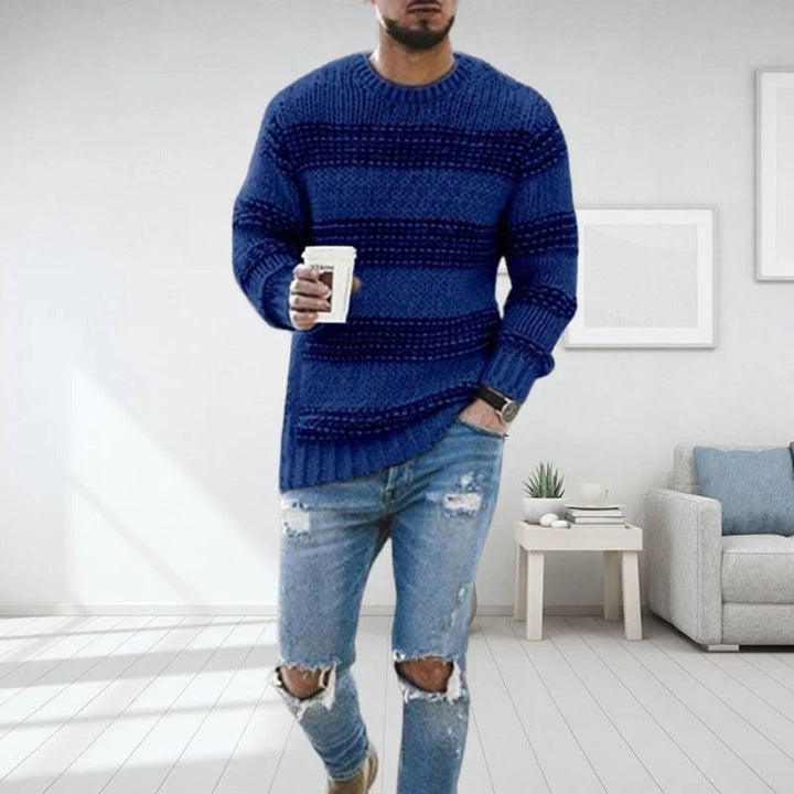 Pull homme confortable à col rond, style norvégien. Idéal pour un look d'hiver chaud, élégant et décontracté.