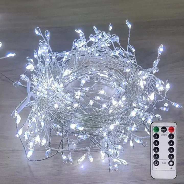 Guirlande LED 9m en fil de cuivre, lumière douce pour décoration intérieure et extérieure.