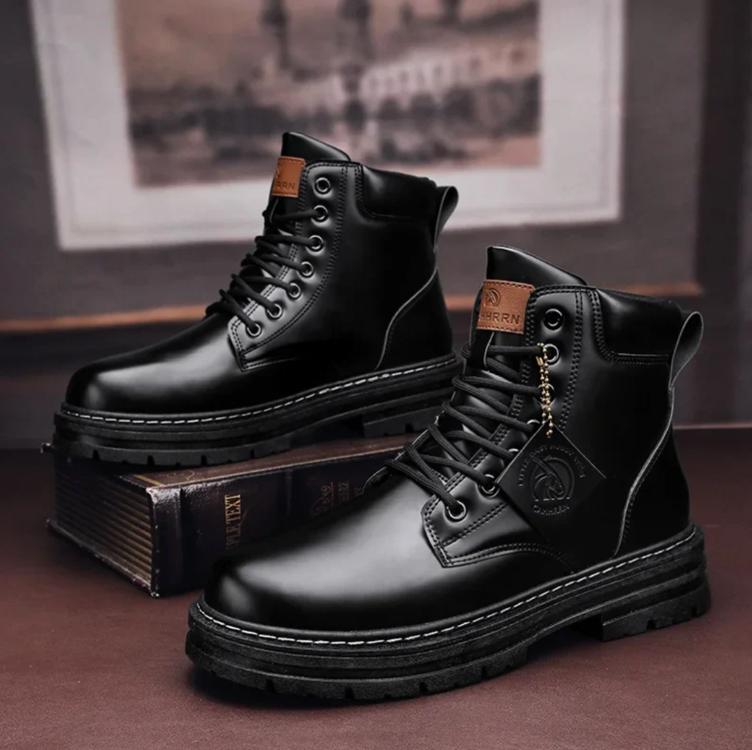 Bottes homme à lacets très confortables pour automne-hiver. Style urbain casual avec semelle épaisse.