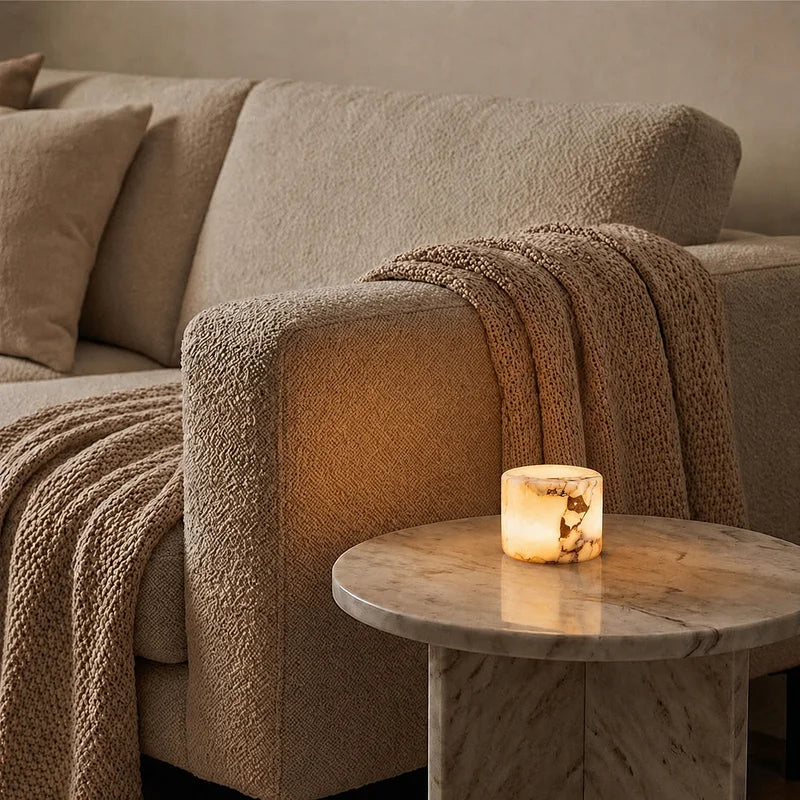 Lampe design, éclairage d'ambiance sans fil, rechargeable, idéale pour un décor intérieur contemporain et lumineux.