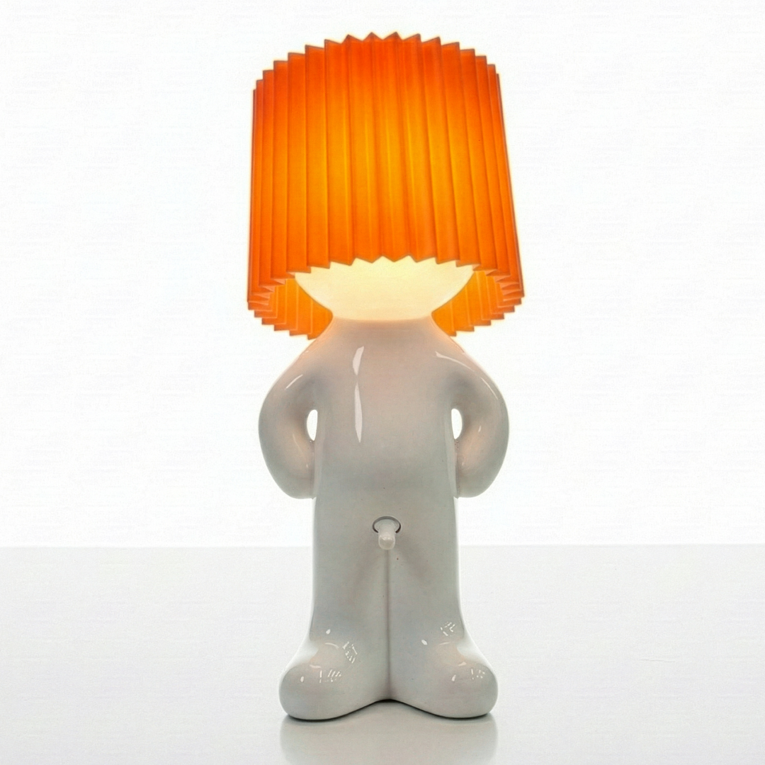 Lampe de bureau design, éclairage fonctionnel et esthétique pour espace de travail moderne.