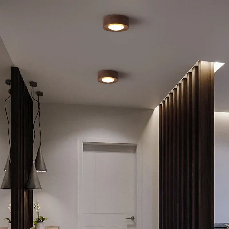 Plafonnier LED en bois d'érable, design épuré. Éclairage intérieur moderne, lumière douce et écoénergétique.