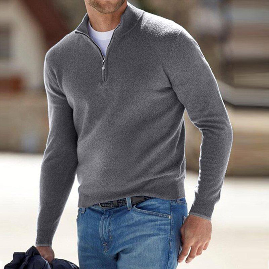 Mode masculine: pull homme slim fit noir avec col montant zippé. Confortable, uni et élégant.