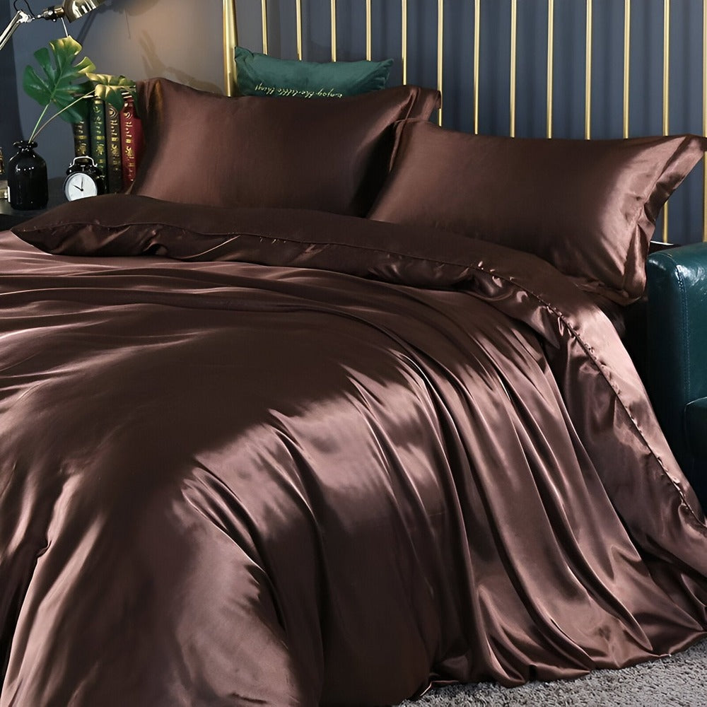 Housse de couette en soie de mûrier, douce, hypoallergénique, pour confort optimal.