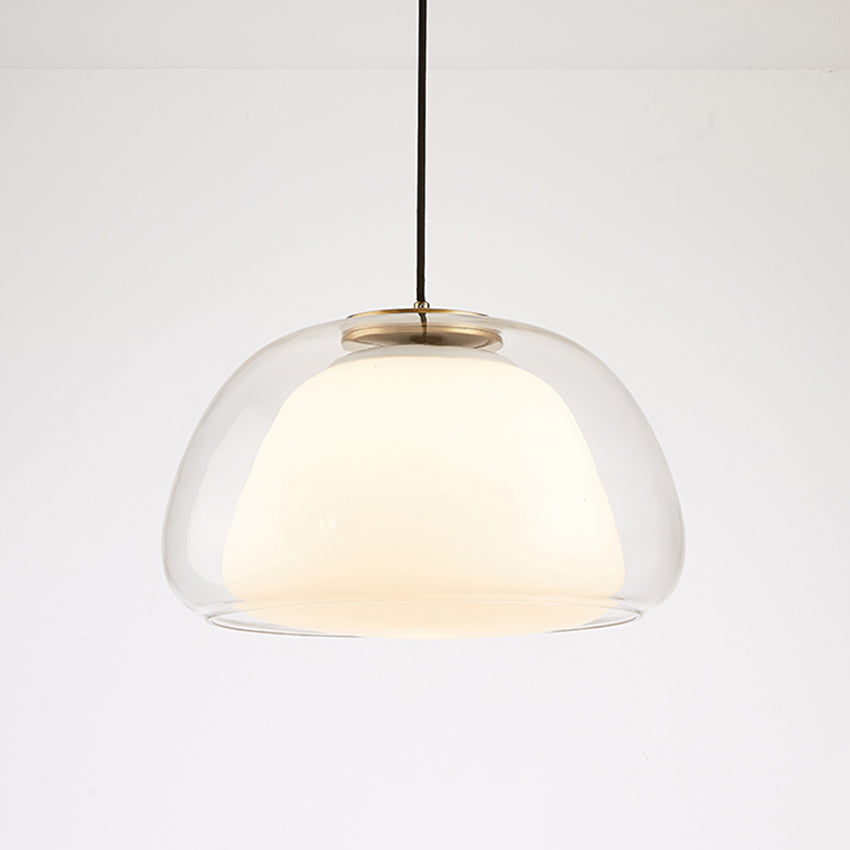 Lustre verre design pour chambre, ambiance lumineuse et moderne.