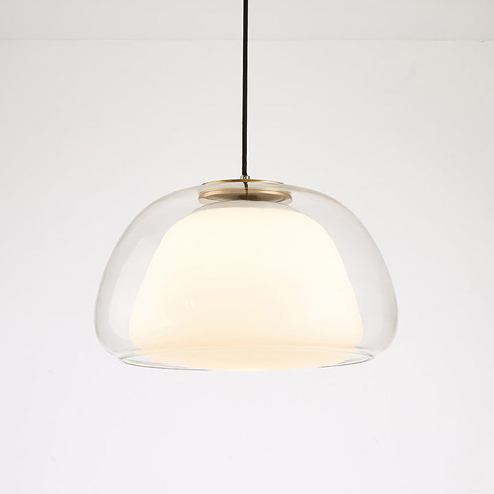 Lustre verre design pour chambre, ambiance lumineuse et moderne.