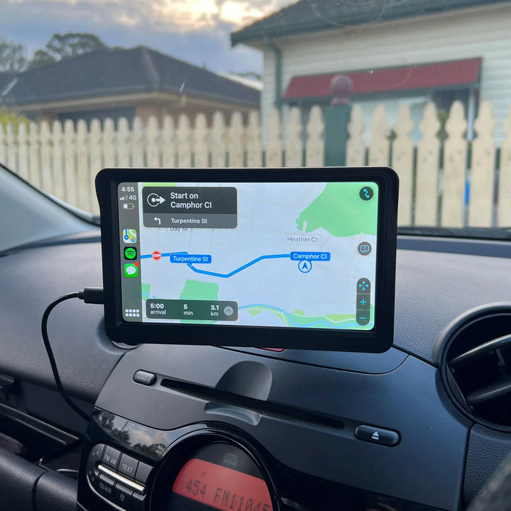 Écran DrivePlay auto connecté Bluetooth, compatible Apple CarPlay et Android Auto, pour une conduite moderne.