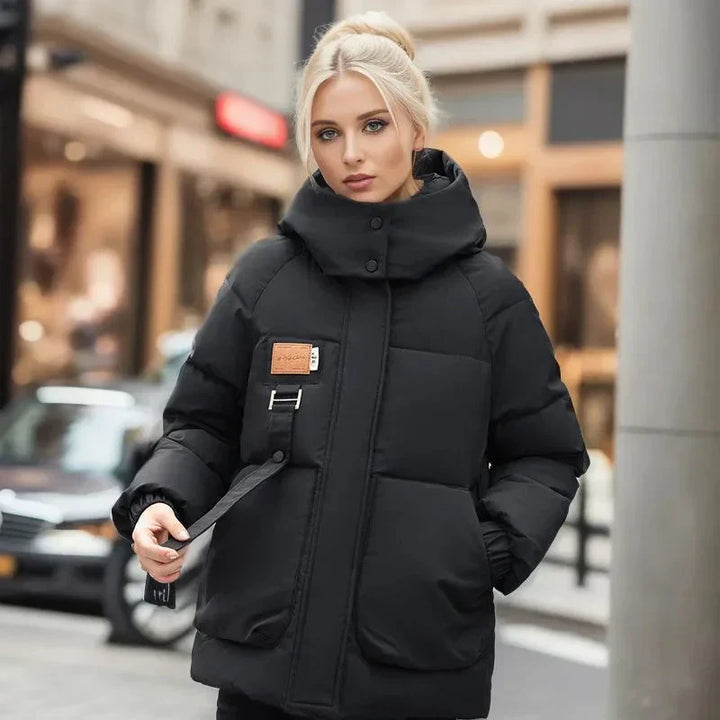 Doudoune imperméable femme chaude et confortable. Manteau hiver idéal pour affronter le froid avec style.