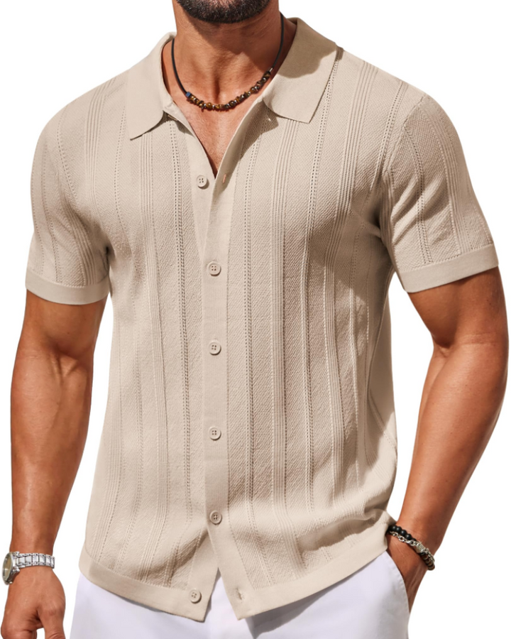 Polo Alex pour homme, design moderne et manches courtes. Un vêtement respirant et confortable pour toutes occasions estivales.