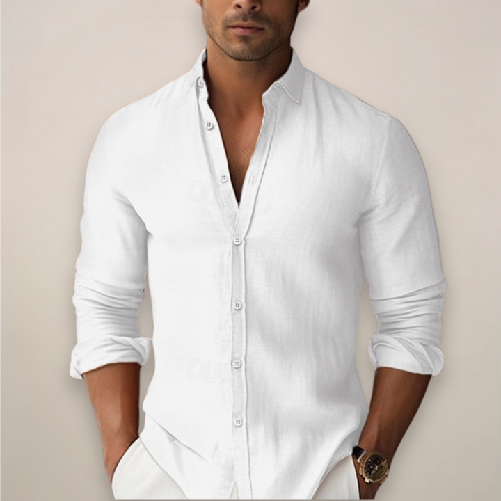 Chemise d'été décontractée boutonnée pour homme, tissu léger et respirant, idéale style estival confortable.