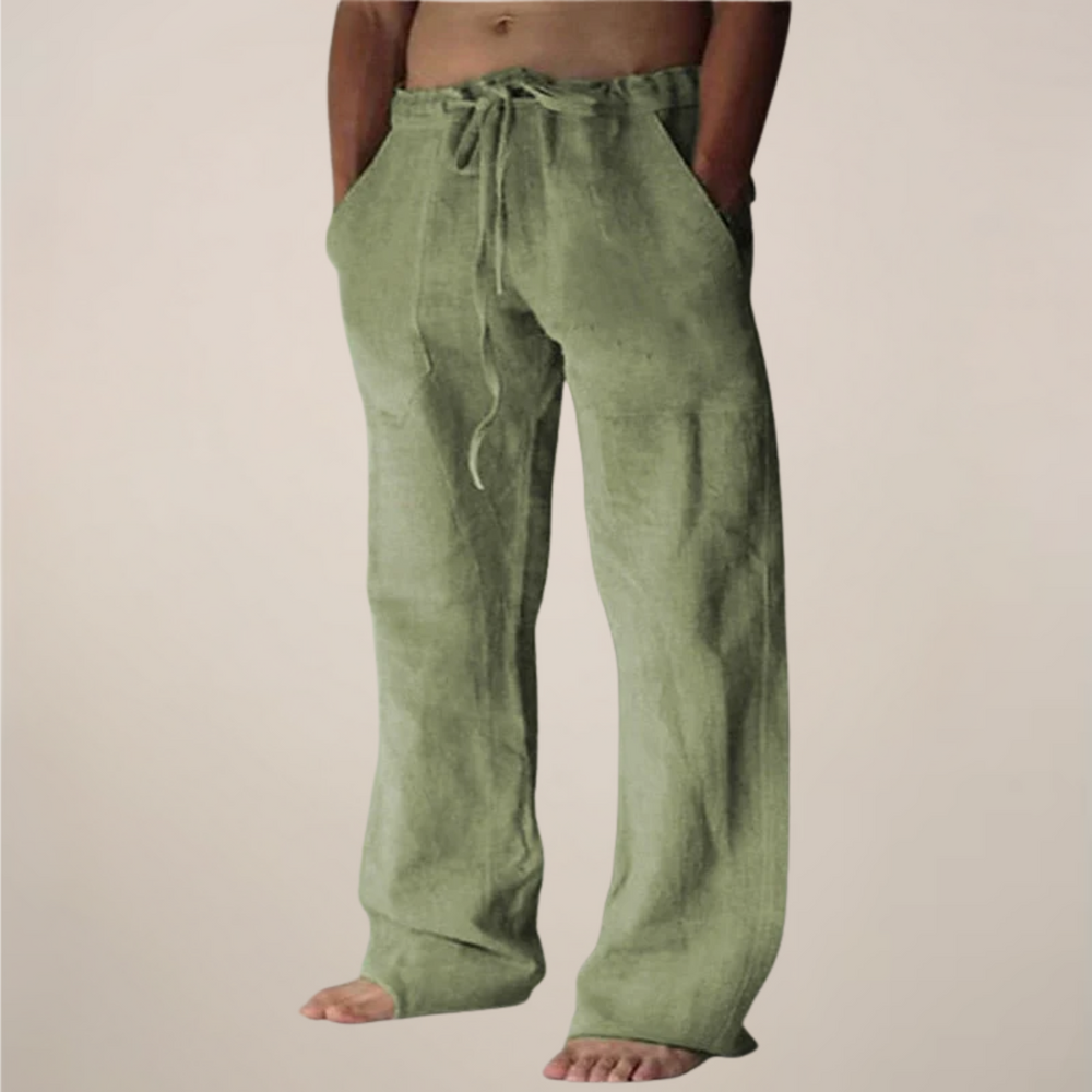Homme portant un pantalon large et fluide décontracté pour un style moderne et confortable en été.