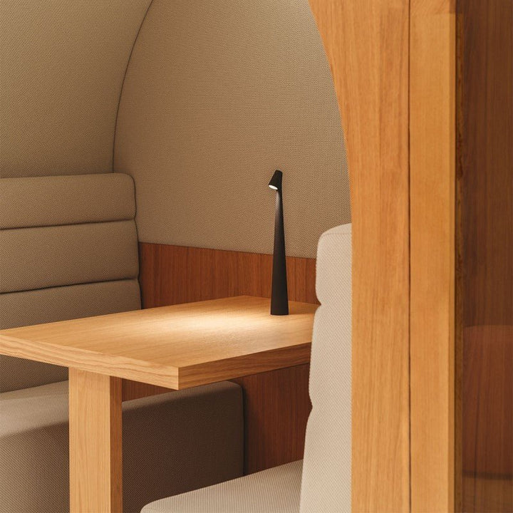 Lampe décorative LED sans fil, design contemporain, parfaite pour l'ambiance intérieure.