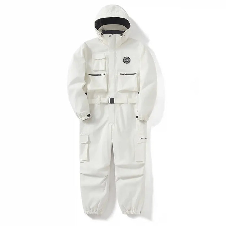 Détail du tissu imperméable et isolant de la combinaison de ski homme, protection efficace en montagne.