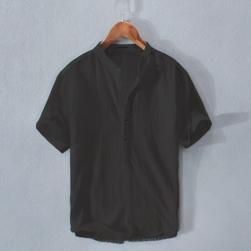 Col mandarin détaillé de la chemise homme Provence, accentuant son style chic et décontracté.