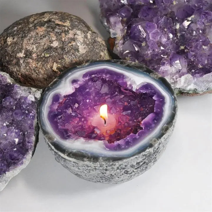 Bougie d'aromathérapie CalmAura pour moments de méditation ou relaxation. Idéale pour créer une ambiance zen et sereine.