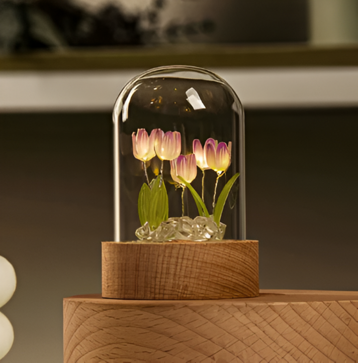 Lampe tulipe LED fleurie DIY. Veilleuse romantique à construire pour une atmosphère cosy.