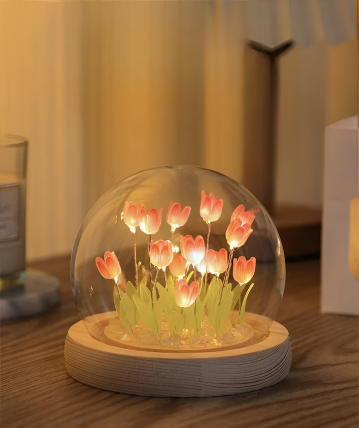 Lampe de table florale tulipe LED. Veilleuse DIY créative pour un intérieur doux.