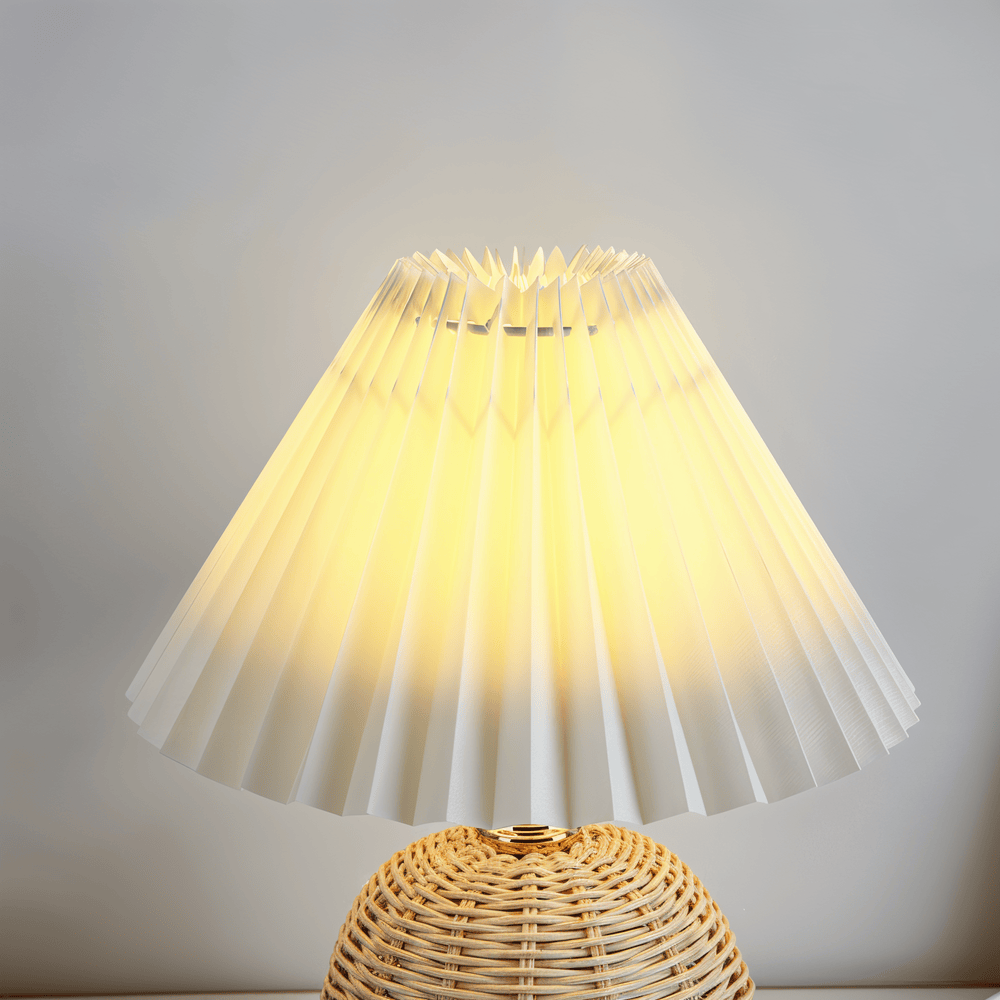 Éclairez votre intérieur avec cette lampe de table rétro en rotin plissé élégant.