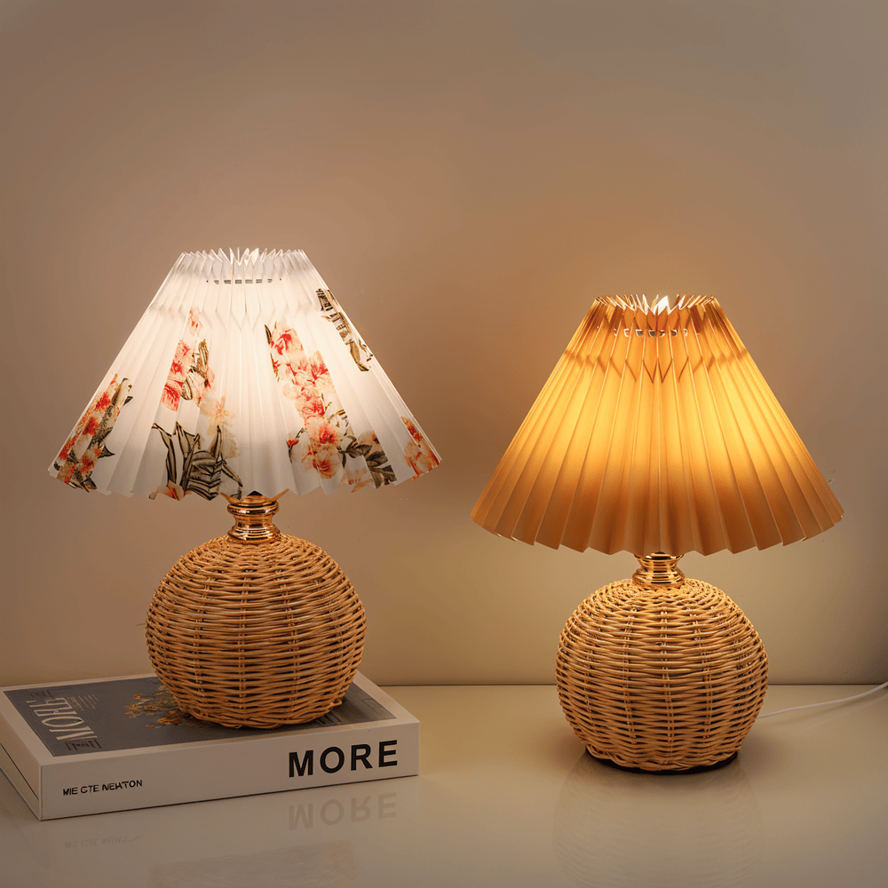 Lampe de table plissée en rotin, design rétro scandinave pour chambre.
