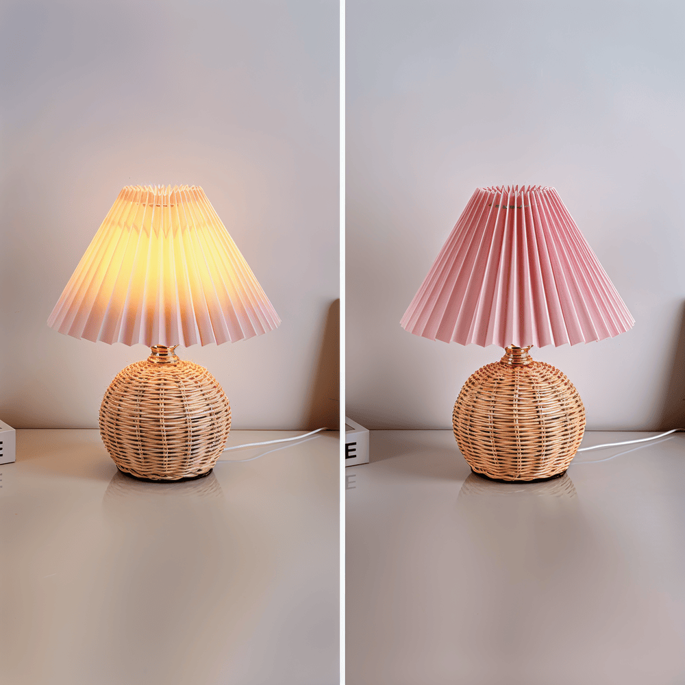 Lampe de table rétro élégante, rotin plissé, pour salon ou chambre à coucher.