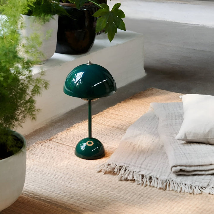 Luminaire LED champignon sans fil rechargeable, lumière douce pour salon ou bureau.