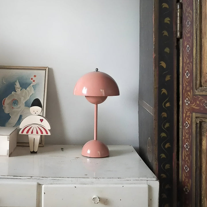 Veilleuse champignon LED portable sans fil, parfaite pour chambre ou bureau.