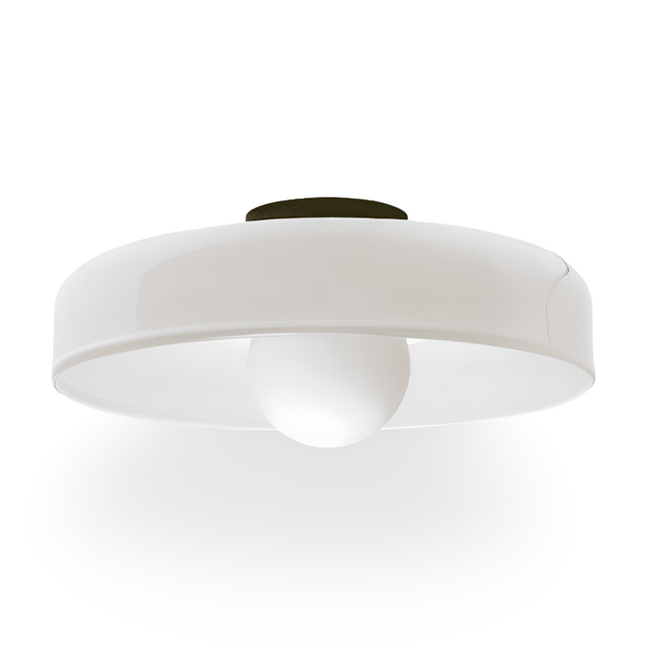 Plafonnier moderne OrangeBeam pour une touche de couleur et de design nordique.