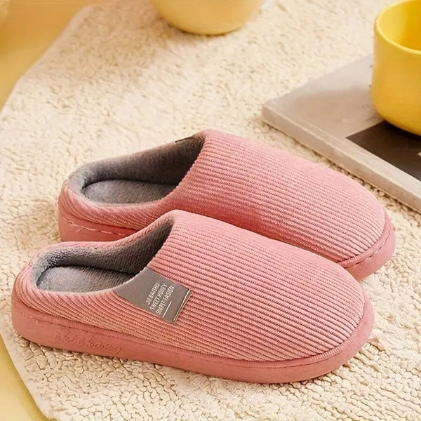 Chaussons ergonomiques pour femmes, avec support orthopédique et douceur peluche, parfaits pour le confort.