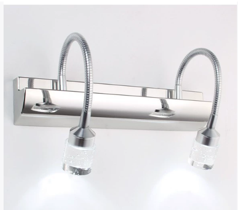 Applique murale LED courbée Arcus, design moderne et élégant pour un éclairage intérieur de salon.