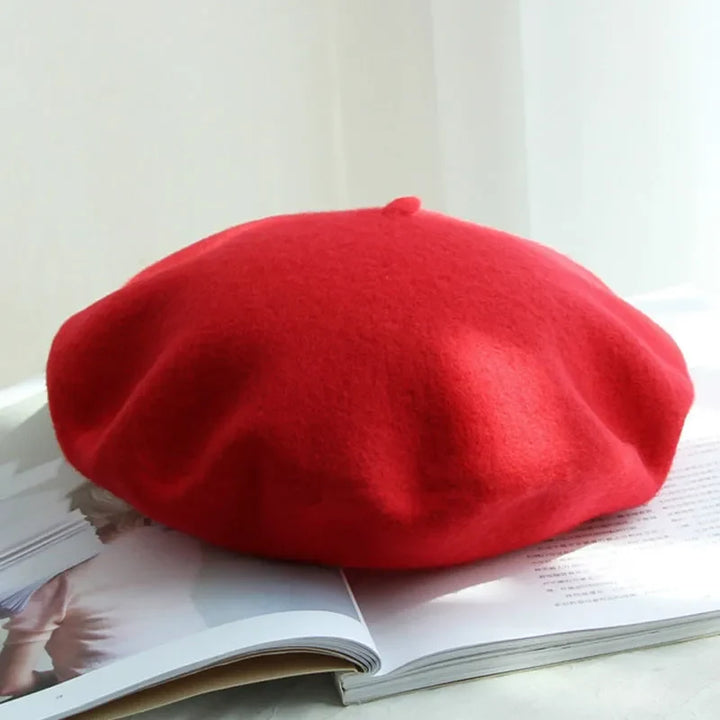 Bonnet unisexe élégant et chaud, idéal pour l'hiver. Accessoire mode polyvalent pour homme et femme.