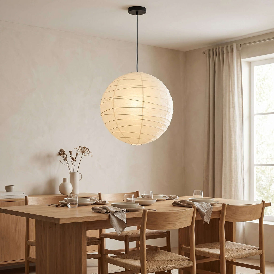 Abat-jour suspension contemporain gris, idéal pour un éclairage doux et une ambiance moderne du salon.