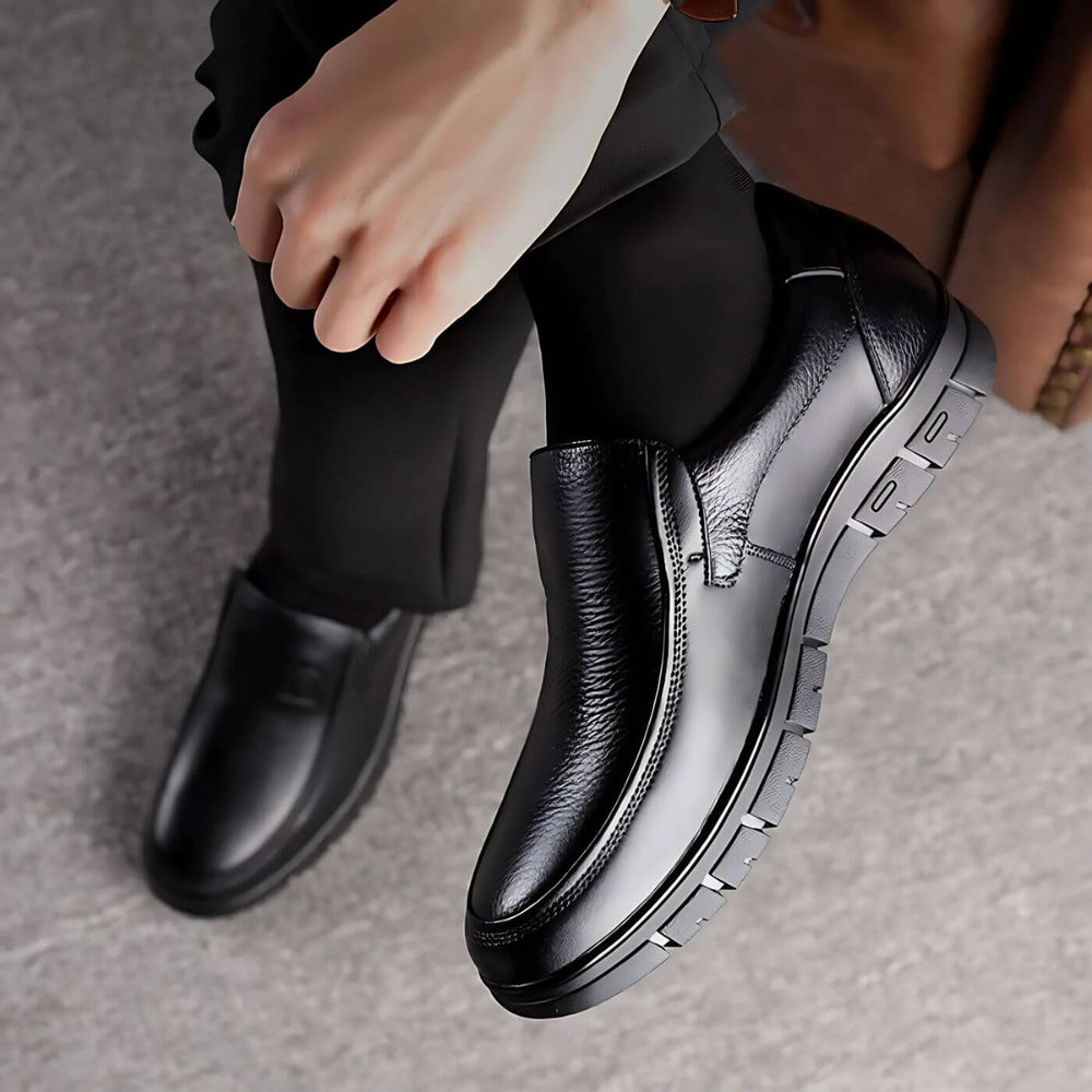 Mocassins à enfiler élégants pour hommes, style classique, semelle antidérapante, idéals pour ville et travail.
