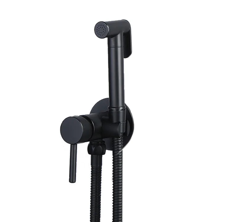 Douchette bidet murale avec contrôle précis de température pour une hygiène douce et efficace.