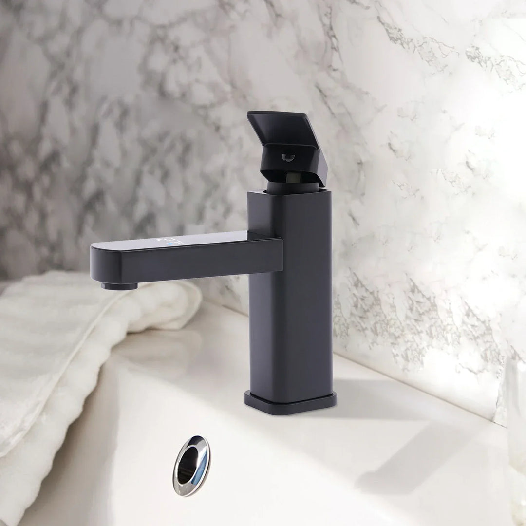 Robinet moderne noir mat pour lavabo, affichage LED intégré de la température, acier inoxydable durable.
