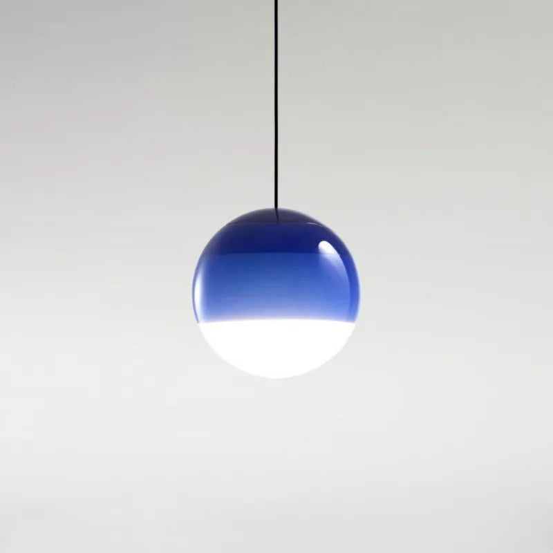 Lampe suspendue LED en verre, design dôme dégradé, moderne, pour cuisine ou salon.