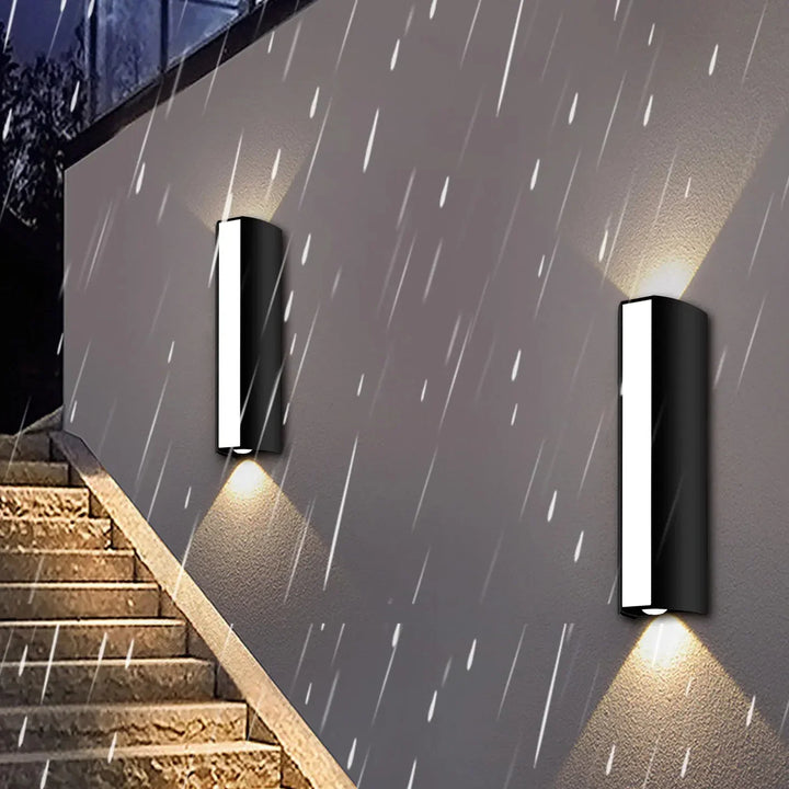 Luminaire mural LED moderne et étanche, éclairage extérieur puissant pour jardin, balcon et entrée.