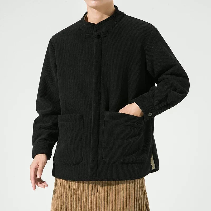 Veste homme légère style rétro, grandes poches, boutons. Idéale mi-saison décontractée, coupe droite urbaine.