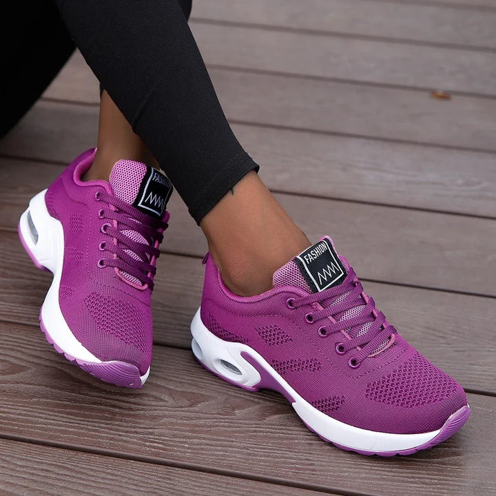 AeroLuxe Elite, chaussures de sport unisexes légères et respirantes, parfaites pour l'entraînement, la course et la marche active.