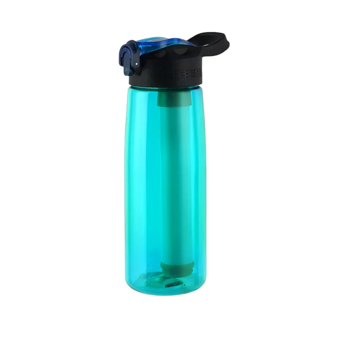 Bouteille d'eau portable en Tritan avec filtre intégré. Parfaite pour hydratation en randonnée, camping et voyage.