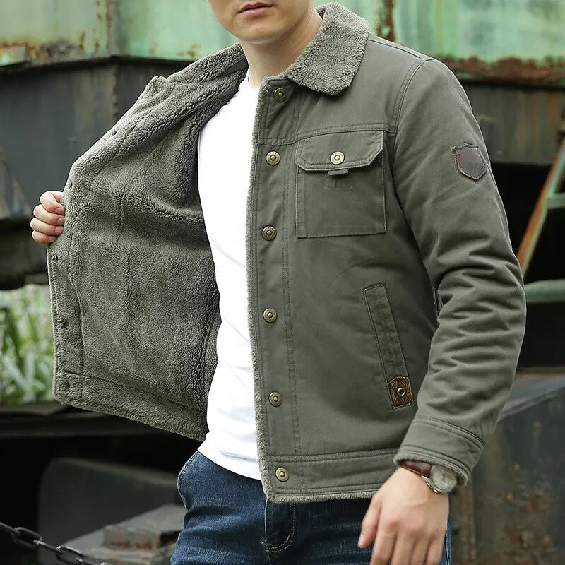 Manteau d'hiver homme Maxie, robuste et protecteur contre le froid intense. Chaleur et élégance.