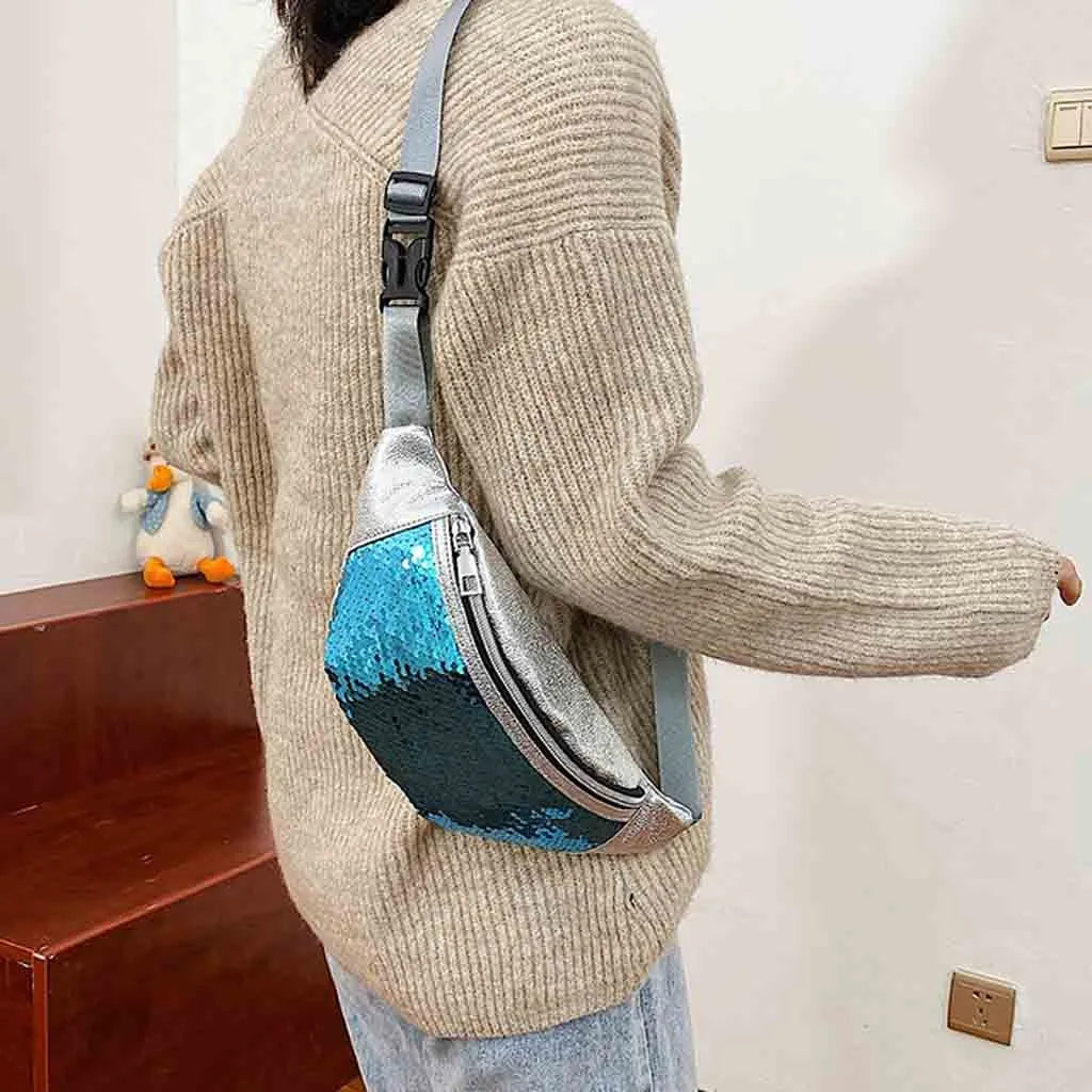 Sac banane à sequins argentés et irisés, accessoire femme pratique et éclatant pour une touche mode unique.