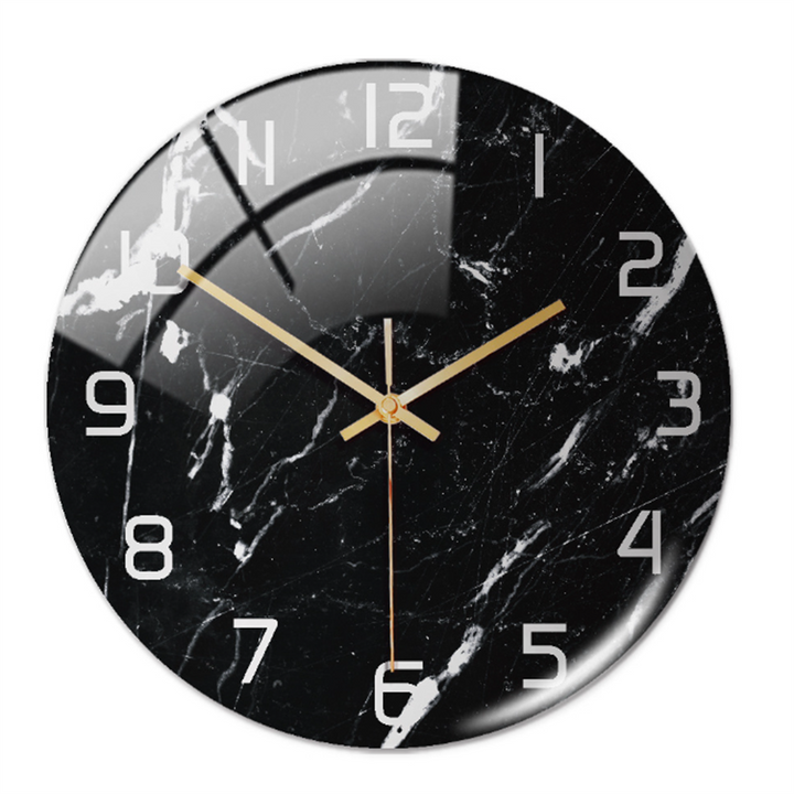 Grande horloge murale design marbre, silencieuse, pour une décoration intérieure chic.