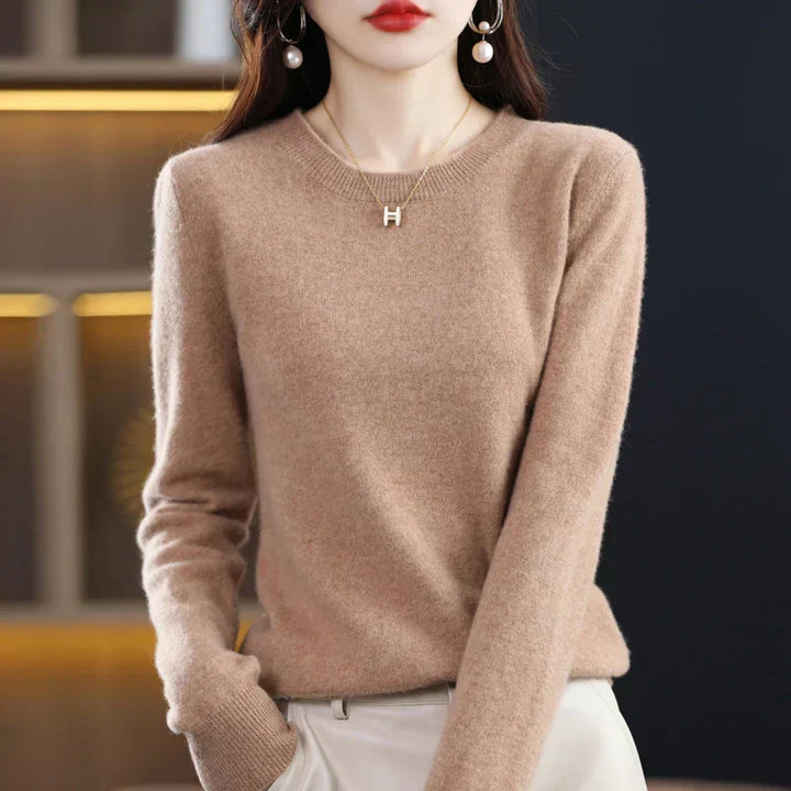 Vêtement femme: pull doux et confortable pour l'automne. Élégance casual chic, mode femme.