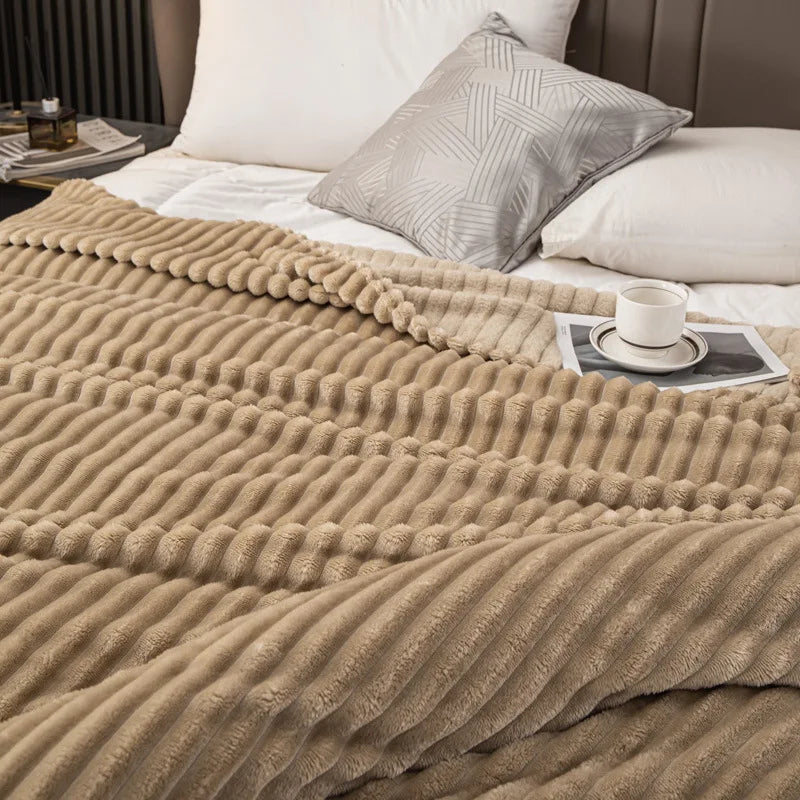 Couverture LuxeCocoon pour un hiver cosy, douce et chaude, excellente idée cadeau.