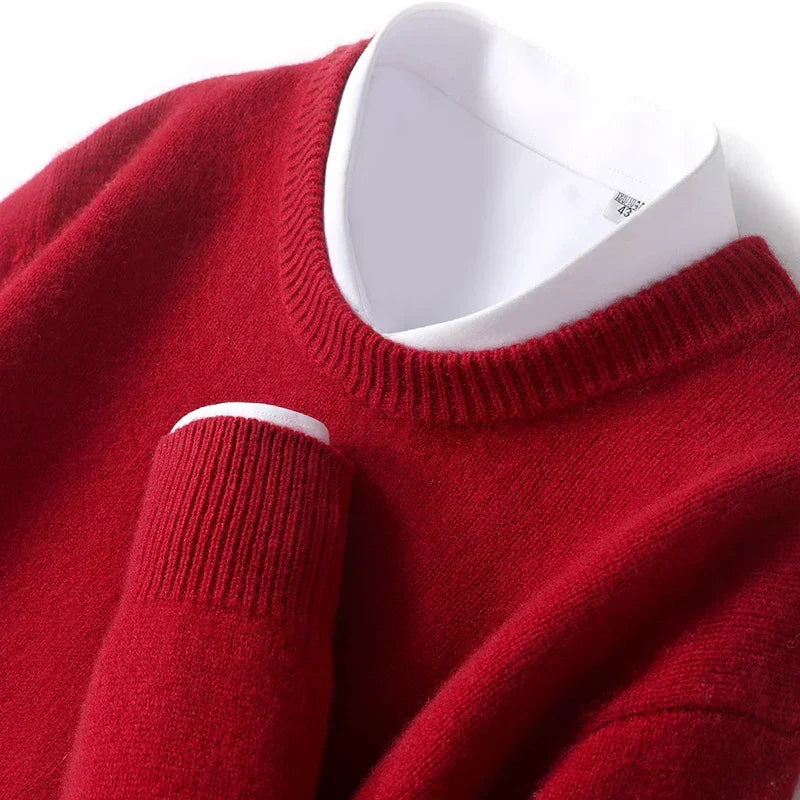 Style hivernal : pull homme en laine mérinos, indispensable pour un look chic et décontracté.