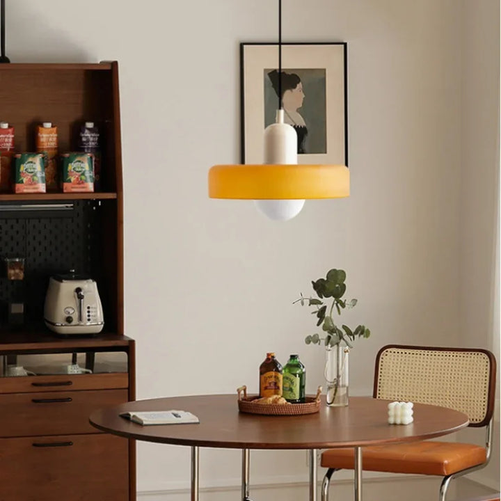 Luminaire moderne et design CelestiGlass, idéal pour chambre, salon ou cuisine contemporaine.
