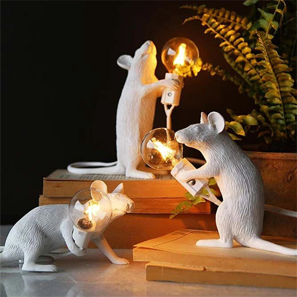 Lampe de table souris LED LumiMaus. Idée cadeau originale, parfaite comme veilleuse ou lumière d'ambiance Art Déco.