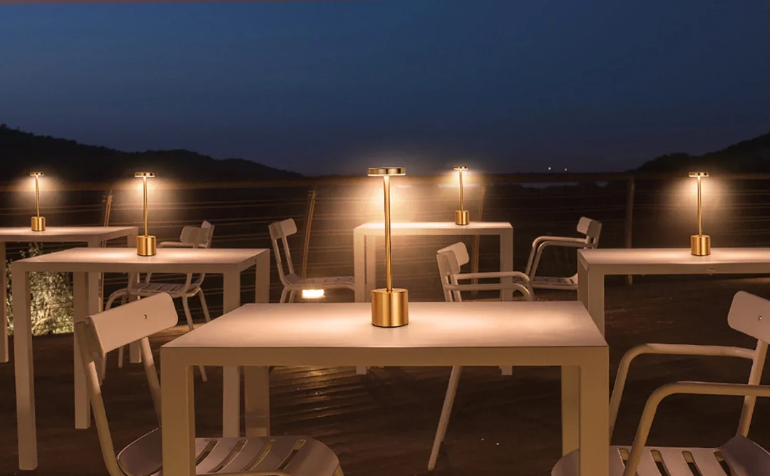 Lampe LED sans fil tactile, rechargeable, idéale pour créer une ambiance moderne.
