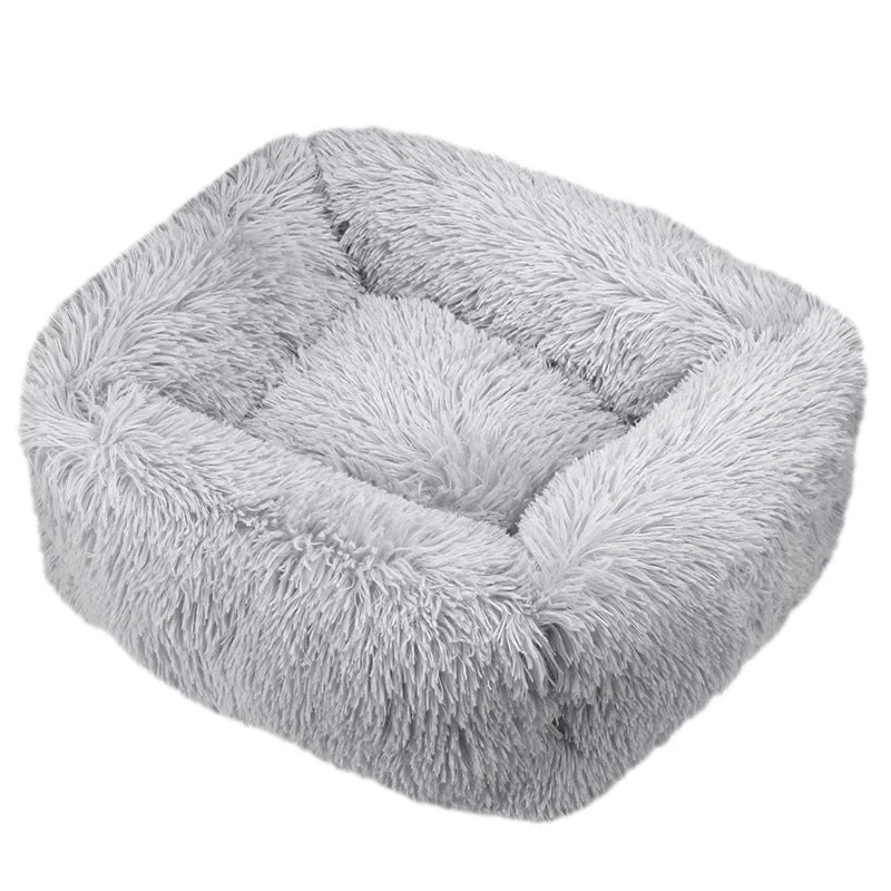 Lit chien moelleux, lavable, anti-dérapant, en peluche grise pour grand confort.