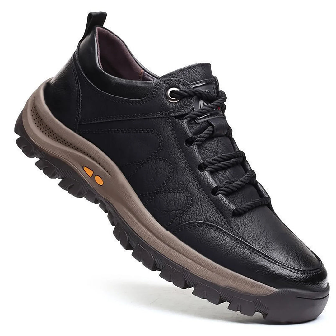 Chaussures de randonnée SummitStride Elite pour hommes, confortables et durables pour sentiers et aventure.